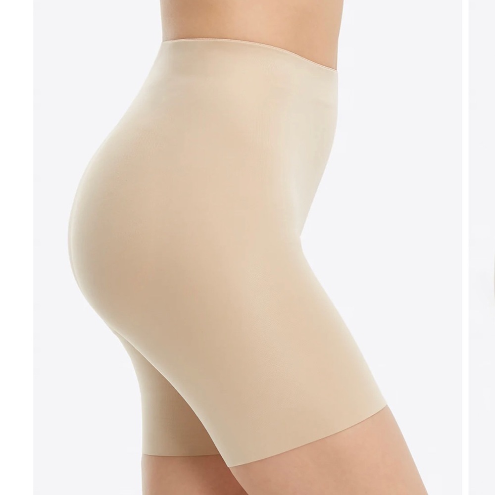 Spanx Shapewear Double Layer Compression Shorts M… - image 2